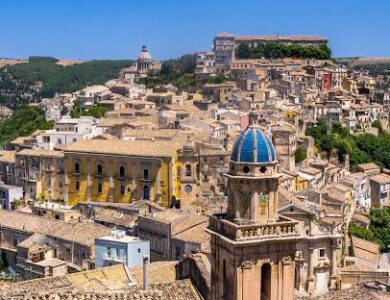 صورة توثق أجواء إفطار رمضان 2026 في راغوزا، بحضور عائلات وممثلين عن السلطات المحلية والجمعيات المدنية، في فعالية تعزز قيم التعايش والحوار والتضامن بين مختلف مكونات المجتمع.