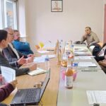 لقاء تشاوري بقنصلية تونس في قرونوبل جمع القنصل بالنيابة برؤساء جمعيات تونسية داخل فضاء «دار التونسي» لبحث برنامج أنشطة 2026 لفائدة الجالية التونسية بفرنسا.