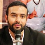 صورة للمهندس التونسي رامي بوخشم بعد انتخابه عضوًا في مجلس مدينة Erlangen في ألمانيا، في خطوة تعكس نجاح الكفاءات التونسية في الاندماج والمشاركة في الحياة العامة.